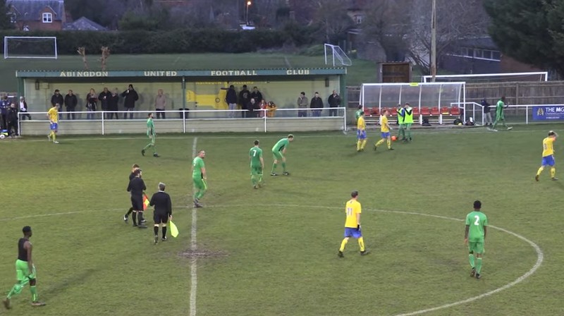 "Abingdon United" un "Abingdon Town" pirmais puslaiks ir noslēdzies. Foto: Marc A / Abingdon United