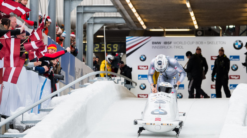 Oskars Ķibermanis ''kruīzā'' pie kamanu stūres. Foto: Viesturs Lācis/IBSF