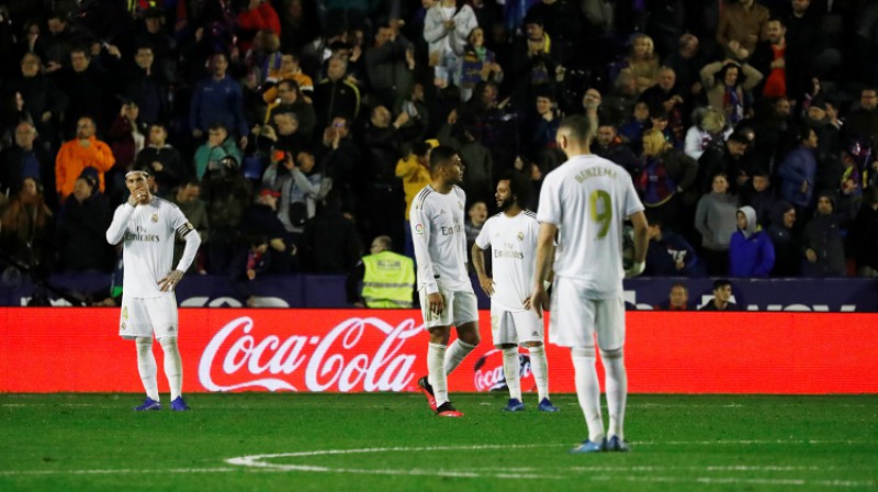 Madrides "Real" futbolisti Valensijā. Foto: Reuters/Scanpix