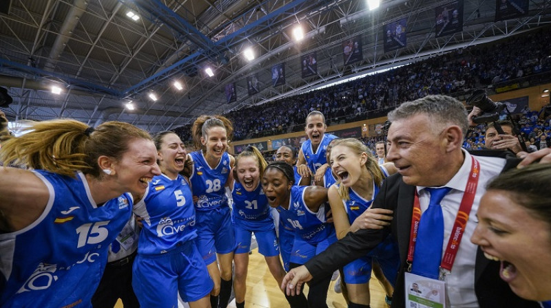 "Avenida" basketbolistes 8. martā devīto reizi izcīnīja Karalienes kausu. Foto: Avenida