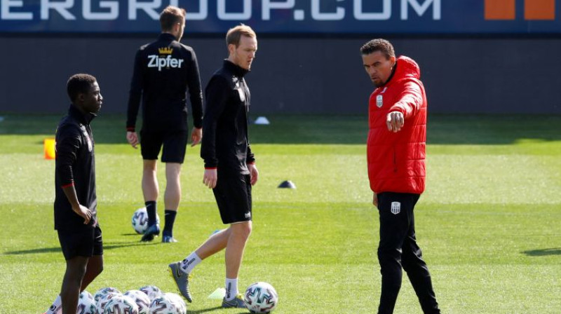 LASK futbolisti treniņā aprīļa vidū. Foto: Reuters/Scanpix