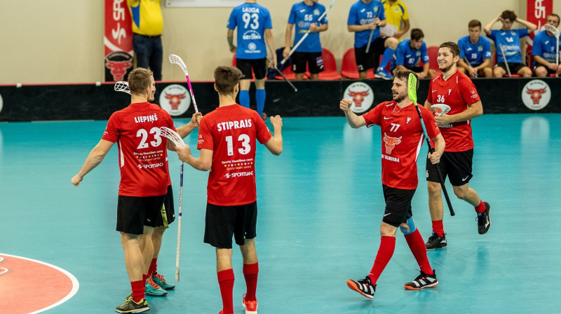 FBK "Valmiera". Foto: Raivo Sarelainens, floorball.lv