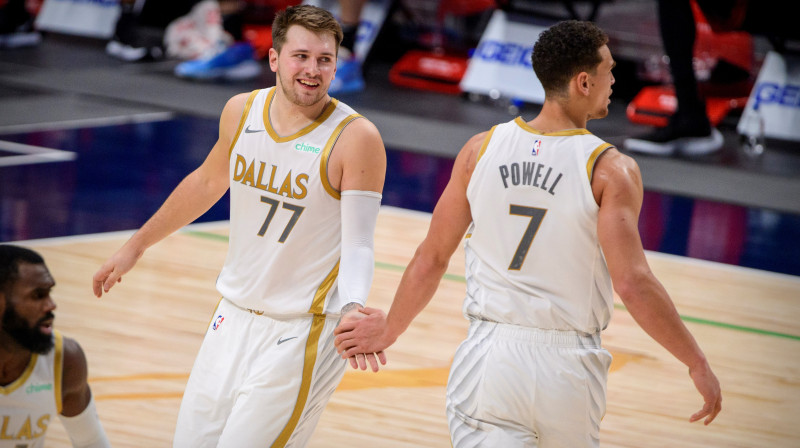 Luka Dončičs un Dvaits Pauels
foto: Jerome Miron-USA TODAY Sports/scanpix.ee