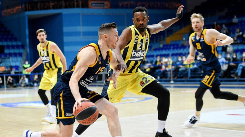 Dairis Bertāns spēlē pret "Fenerbahce". Foto: Euroleague