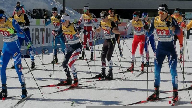 I.Bikše (Nr.29) gaida startu komandu sprintā. Šodien viņam otrais posms, bet pirmais uzsāks R.Vīgants. Foto: Jānis Puida.