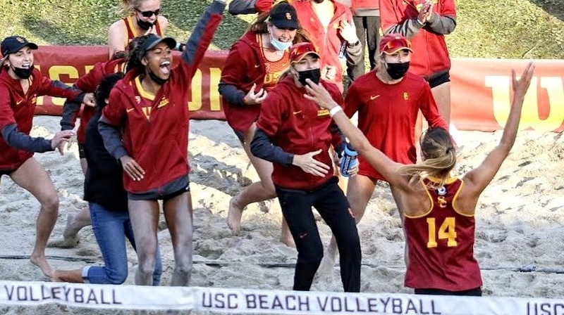 Foto: USC Beach Volleyball / @beachvolleyballtwins