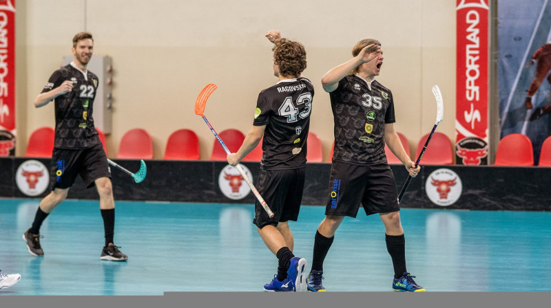 "Talsu NSS/Krauzers". Foto: Raivo Sarelainens, floorball.lv