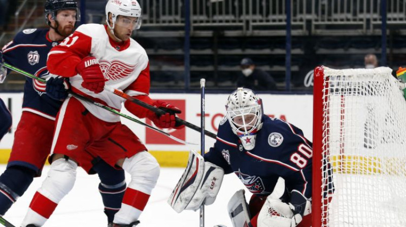 Matīss Kivlenieks "Blue Jackets" vārtos. Foto: AP/Scanpix