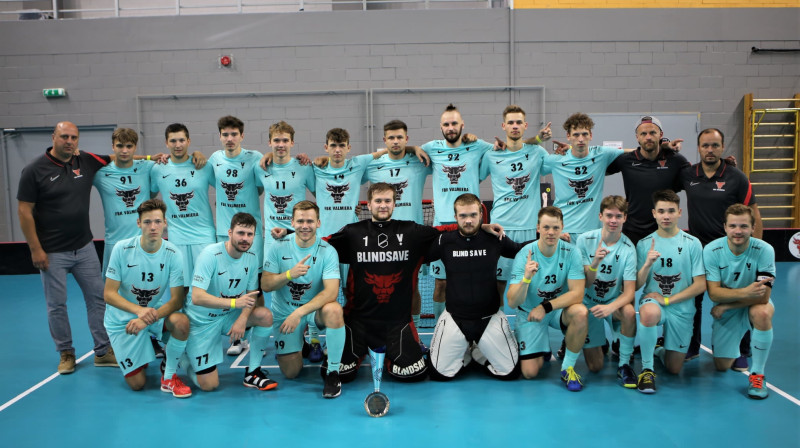 Elites komandu grupā jau trešo reizi pēc kārtas uzvarēja FBK "Valmiera". Foto: Ritvars Raits, floorball.lv
