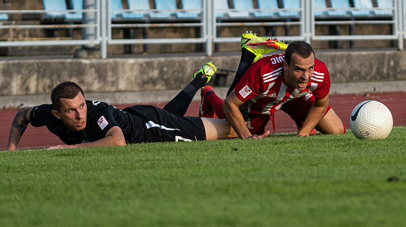 Aleksandrs Solovjovs un Milans Lazarevičs. Foto: FK Liepāja