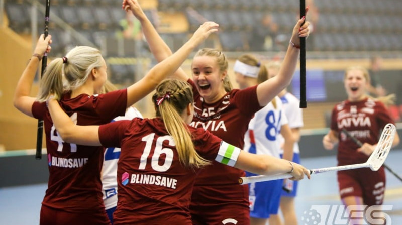 Latvijas sieviešu izlase. Foto: Ritvars Raits, floorball.lv