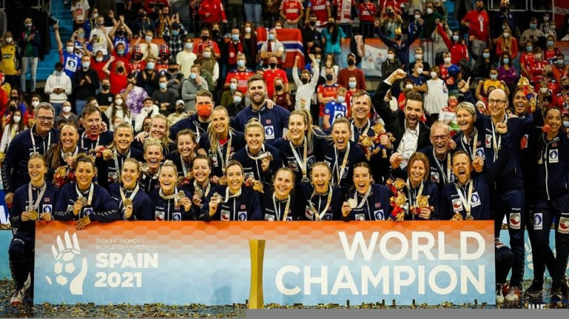 Norvēģijas izlase kļuvusi par pasaules čempionēm. Foto: Latvijas handbola federācija.