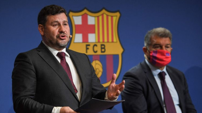 "Barcelona" finanšu viceprezidents Eduards Rumeu un prezidents Žuans Laporta. Foto: AFP/Scanpix