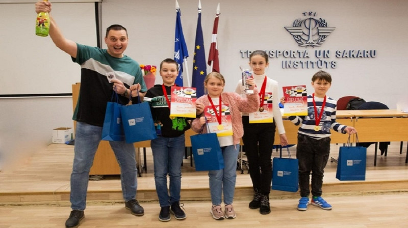 Par 49.Cerību kausa uzvarētājiem kļuva Daugavpils komanda "Daugava chess". Foto: Latvijas Šaha federācija.