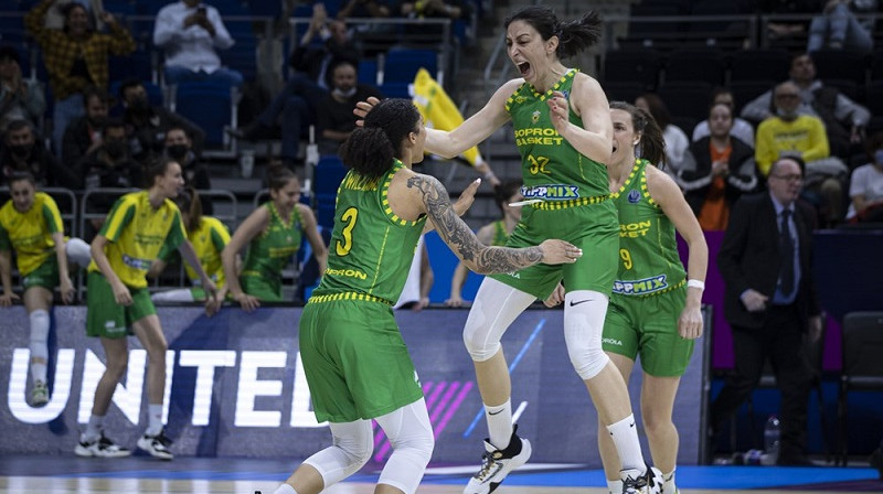 Gabija Viljamsa un Jeļena Brūksa (Milovanoviča). Foto: EuroLeague Women