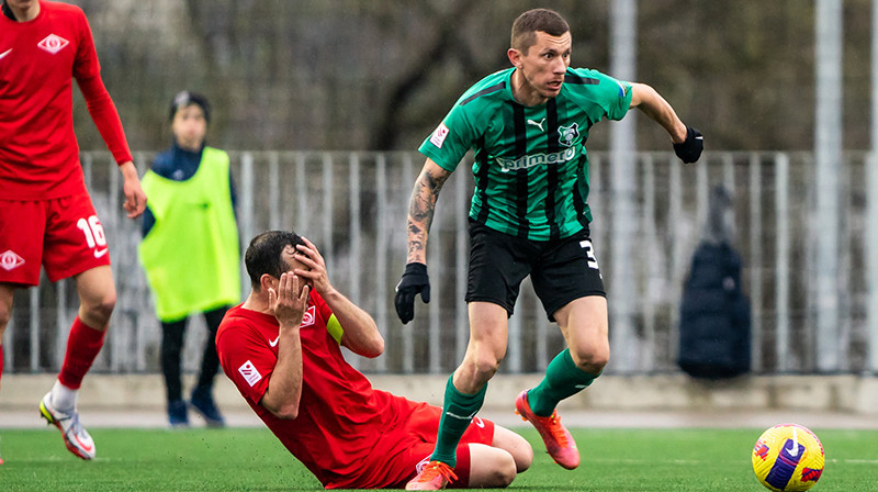 Aleksandrs Solovjovs laupīja Oļegam Laizānam iespēju svinēt uzvaru. Foto: Sanita Ieva Sparāne