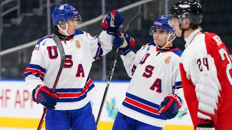 ASV U20 izlases hokejisti svin vārtu guvumu. Foto: IIHF