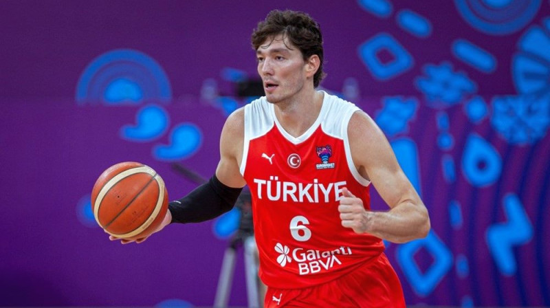 Turcijas valstsvienības līderis Džedi Osmans. Foto: FIBA