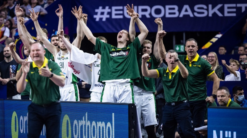 Lietuvas soliņš mačā pret Vāciju. Foto: FIBA