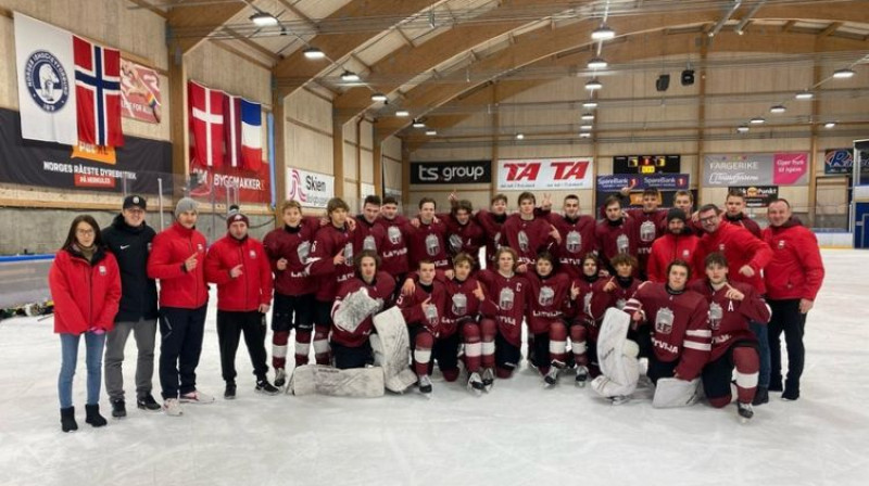 Latvijas U-16 hokeja izlase. Foto: LHF