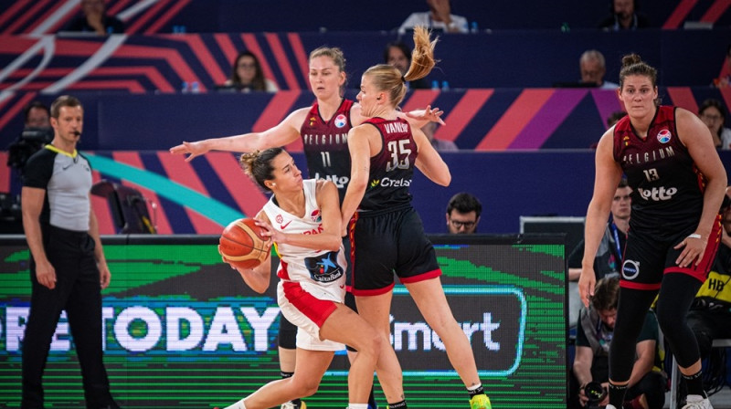 Emma Mēsemana un Žulī Vanlū 2023. gada 25. jūnijā. Foto: FIBA