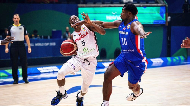 Mirklis no Angolas un Dominikānas valstsvienību spēles. Foto: FIBA
