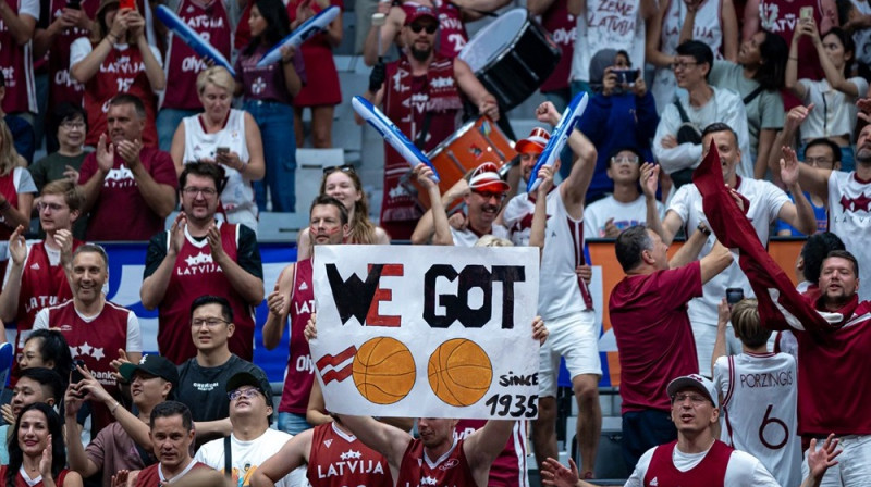 Latvijas līdzjutēji 2023. gada 1. septembrī. Foto: FIBA