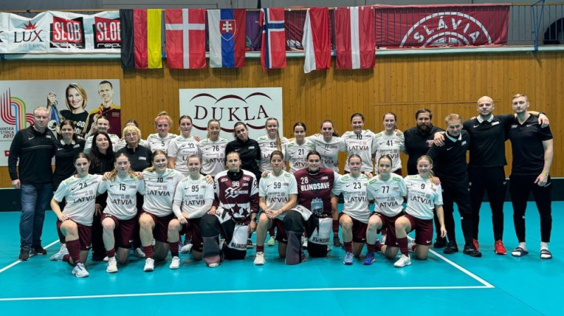 Latvijas sieviešu florbola izlase. Foto: floorball.lv