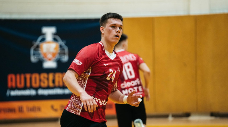 Sešu vārtu autors Jevgeņijs Rogonovs. Foto: handball.lv