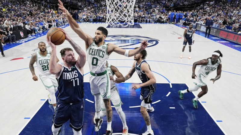 Mirklis no Dalasas "Mavericks" un Bostonas "Celtics" trešās finālspēles. Foto: Julio Cortez/USA Today Sports/Scanpix