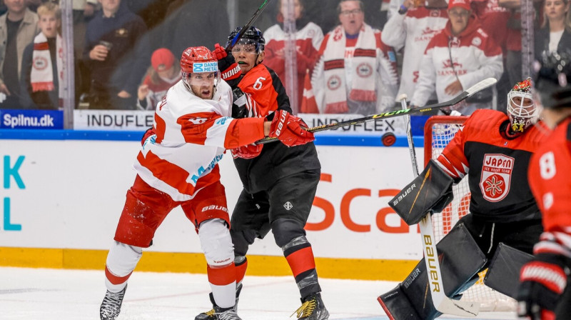 Mirklis no Dānijas un Japānas valstsvienību spēles Olborgā. Foto: Ishockeylandsholdene