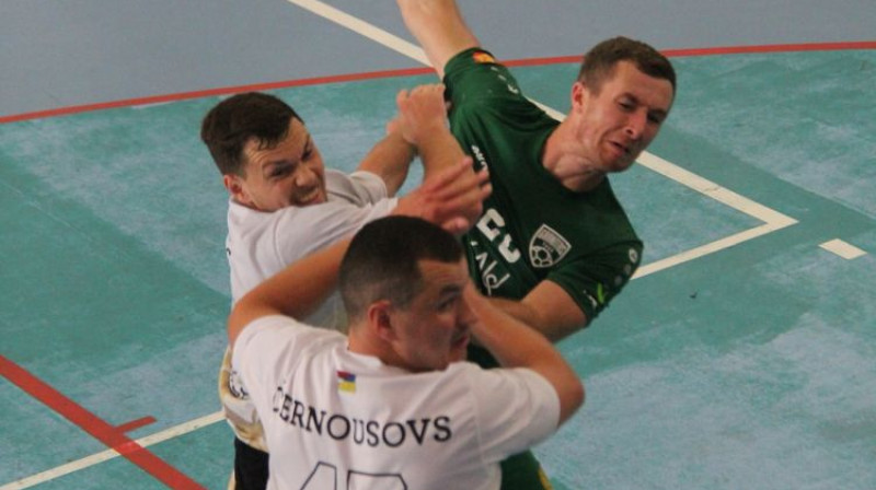 "ASK Zemessardze"/RSU handbolisti aizsardzībā. Foto: Baltic Handball League