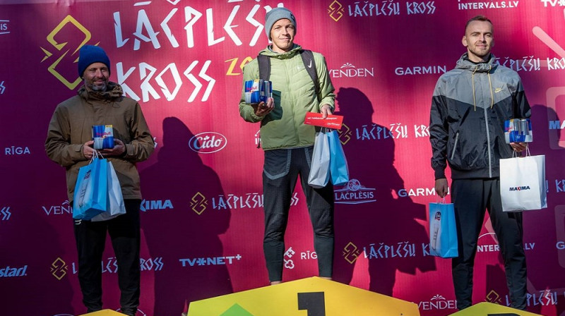 Godalgoto trijnieks Bruņinieka distancē vīriešiem: (no kreisās) A.Dmitrijevs, K.Bērziņš, E.Stiprais. Foto: X-Event.