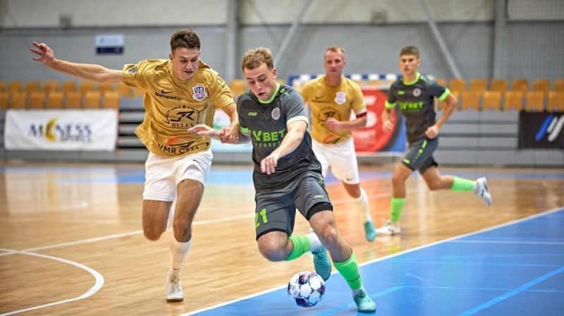 Daniils Fogels ar bumbu Foto: Riga Futsal Club/Facebook