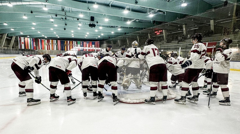 Latvijas U20 hokejisti. Foto: LHF