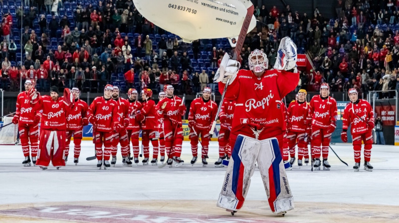 Ivars Punnenovs pēc uzvaras. Foto: SC Rapperswil-Jona Lakers