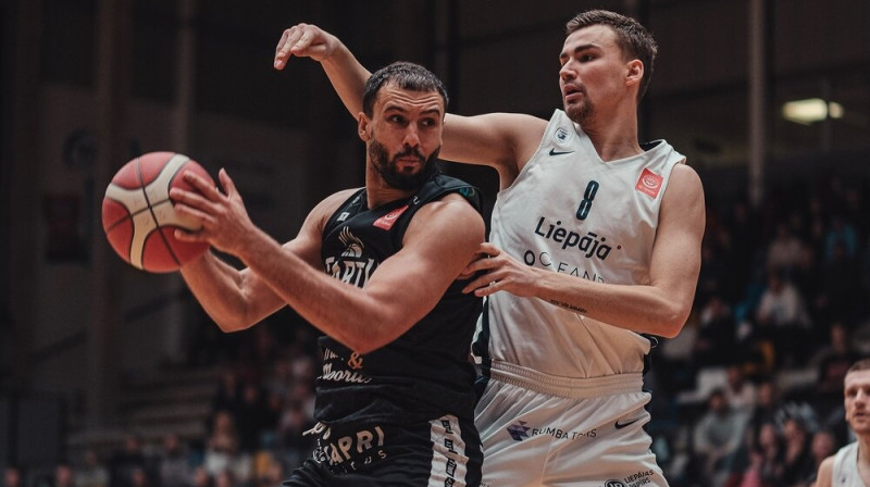 Džeilens Henrijs pret Rodiju Mačohu. Foto: Diana Jesin-Gnibida/Tartu Ülikool Maks & Moorits