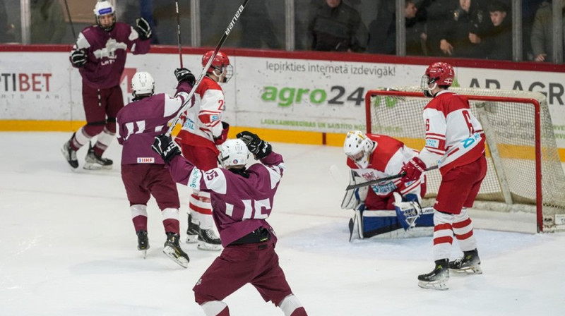 Latvijas U-18 hokejisti. Foto: Latvijas Hokeja federācija