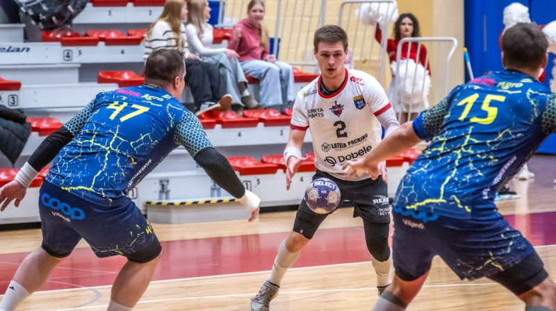 Ar bumbu dobelnieks Ņikita Pančenko. Foto: Zigismunds Zālmanis