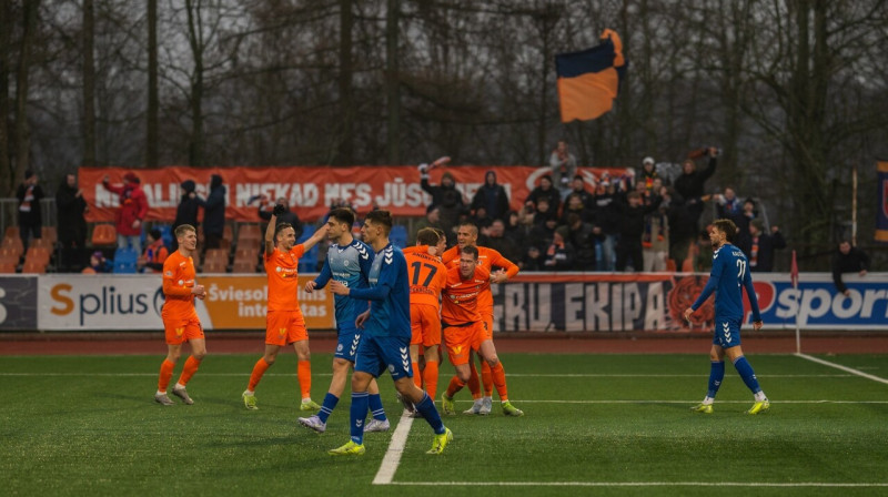 Mirklis pēc Aivara Emša vārtu guvuma. Foto: Banga Gargždai
