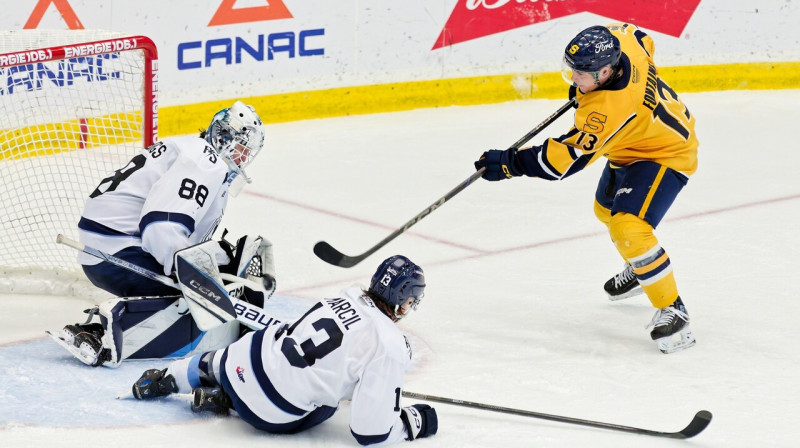 Linards Feldbergs spēlē pret Šaviniganas "Cataractes". Foto: Phœnix Sherbrooke