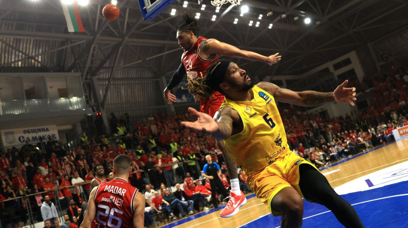 Mirklis no Telavivas "Hapoel" un "Gran Canaria" cīņas ULEB Eirokausa finālā. Foto: Vasil Donev/EPA/Scanpix
