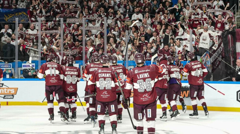 Latvijas izlases hokejisti Foto: LHF