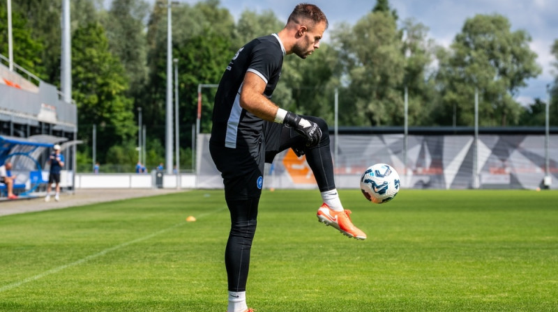 RFS vārtsargs Marko Maričs pirmsspēles treniņā. Foto: FK RFS