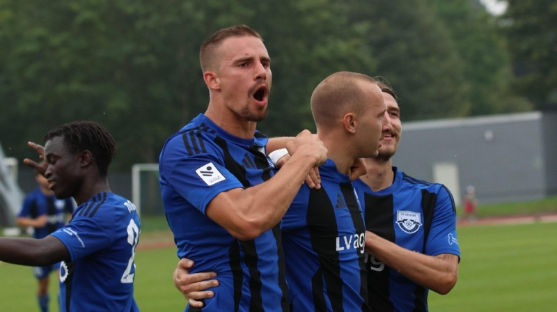 "Grobiņas" futbolisti. Foto: Daniils Kaļinovs.
