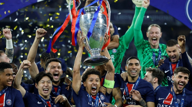 PSG futbolisti pēc triumfa 2024./2025. gada Čempionu līgā. Foto: Reuters/Scanpix