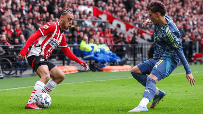 "PSV" un "Ajax" futbolisti. Foto: IMAGO.