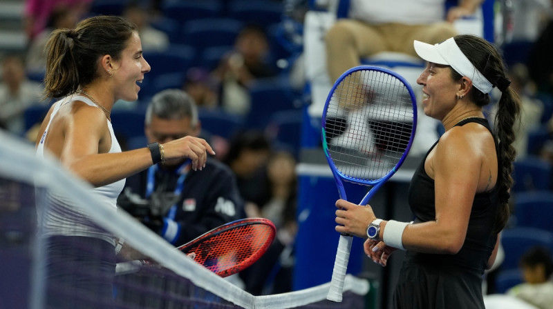 Emma Navarro un Džesika Pegula. Foto: AP/Scanpix