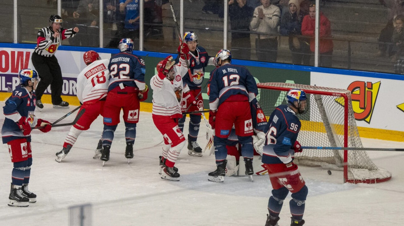 Odenses "Bulldogs" vārtu guvuma mirklis cīņā pret Zalcburgas "Red Bull". Foto: Jan Ole Laugesen/FotoFyn.dk