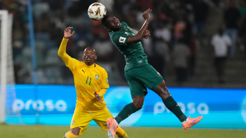 Mirklis no Zimbabves un Dienvidāfrikas Republikas cīņas Durbanā. Foto: Themba Hadebe/AP/Scanpix